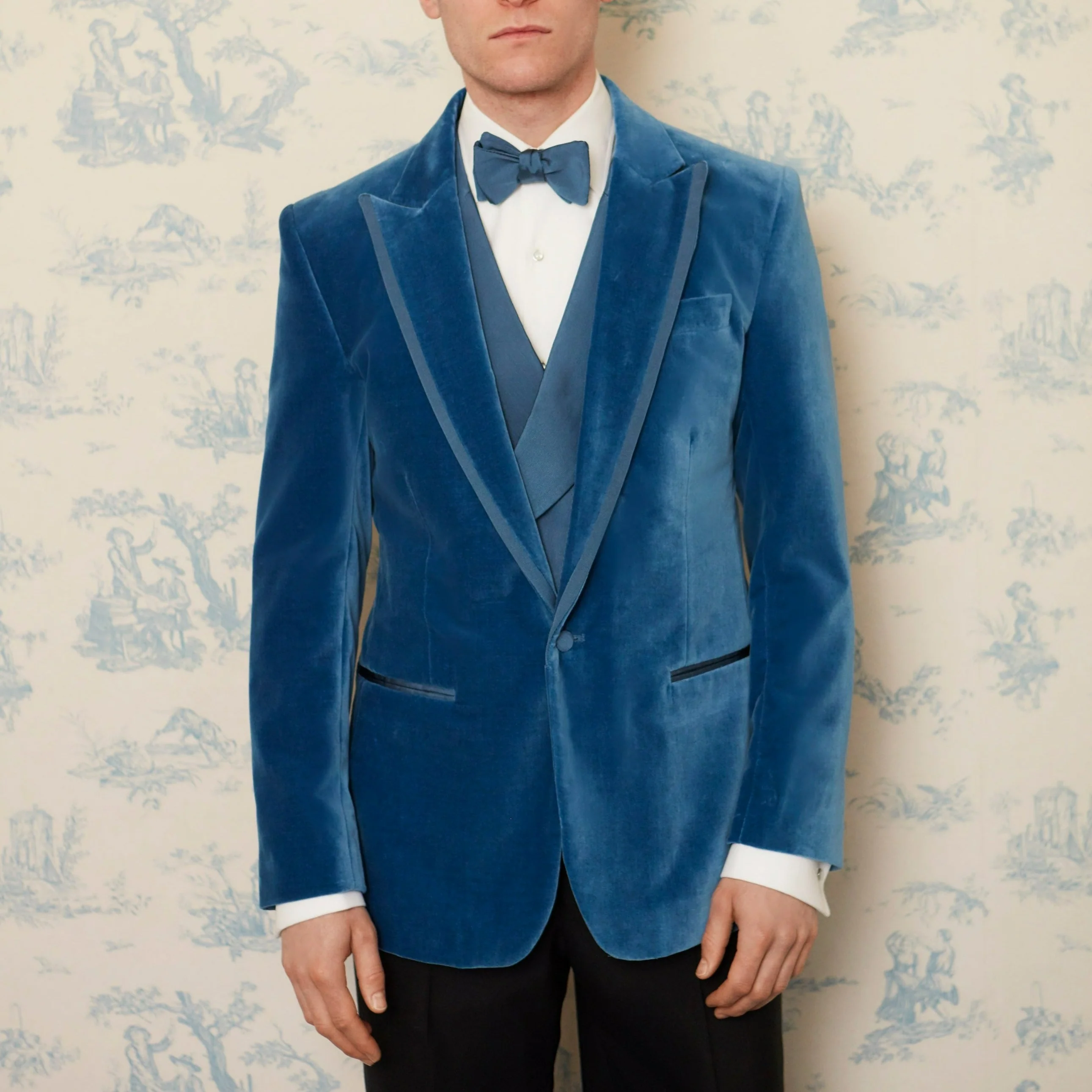 Balinteer Blue Velvet Jacket - Image 2