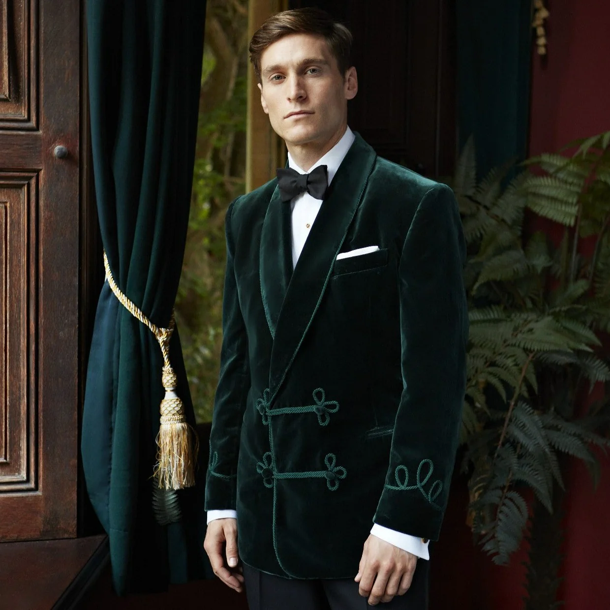 Bloomsbury Green Velvet Jacket - Image 2