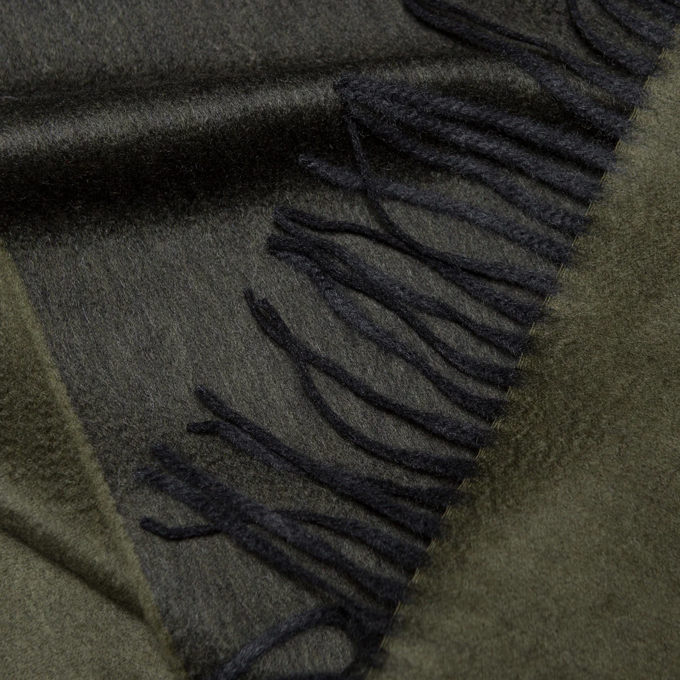 Charcoal and Green Tonal Reversible Cashmere Scarf - Image 3
